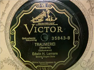 small_victor 35843 b.webp